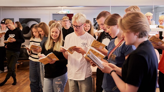 Efterskolesangbogen, Osted Efterskole Foto: Trine Bukh