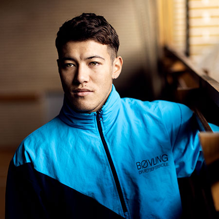 Bøvling Idrætsefterskole - portræt af far og søn. Foto: Tor Birk Trads