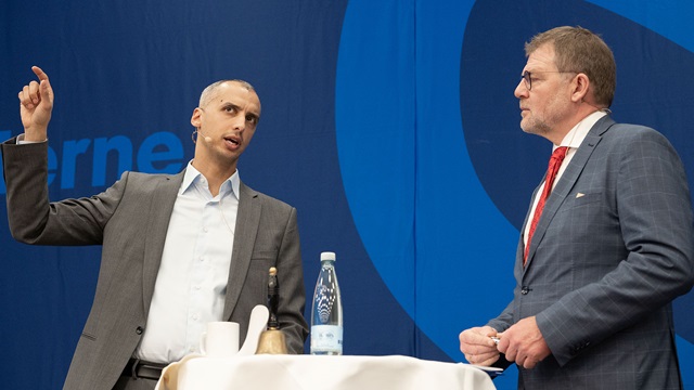 Mattias Tesfaye. Foto: Lars Krabbe